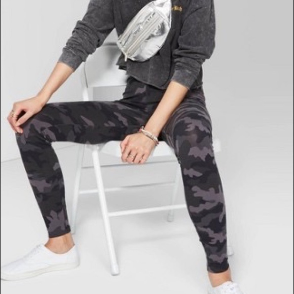 Wild Fable grey camo leggings